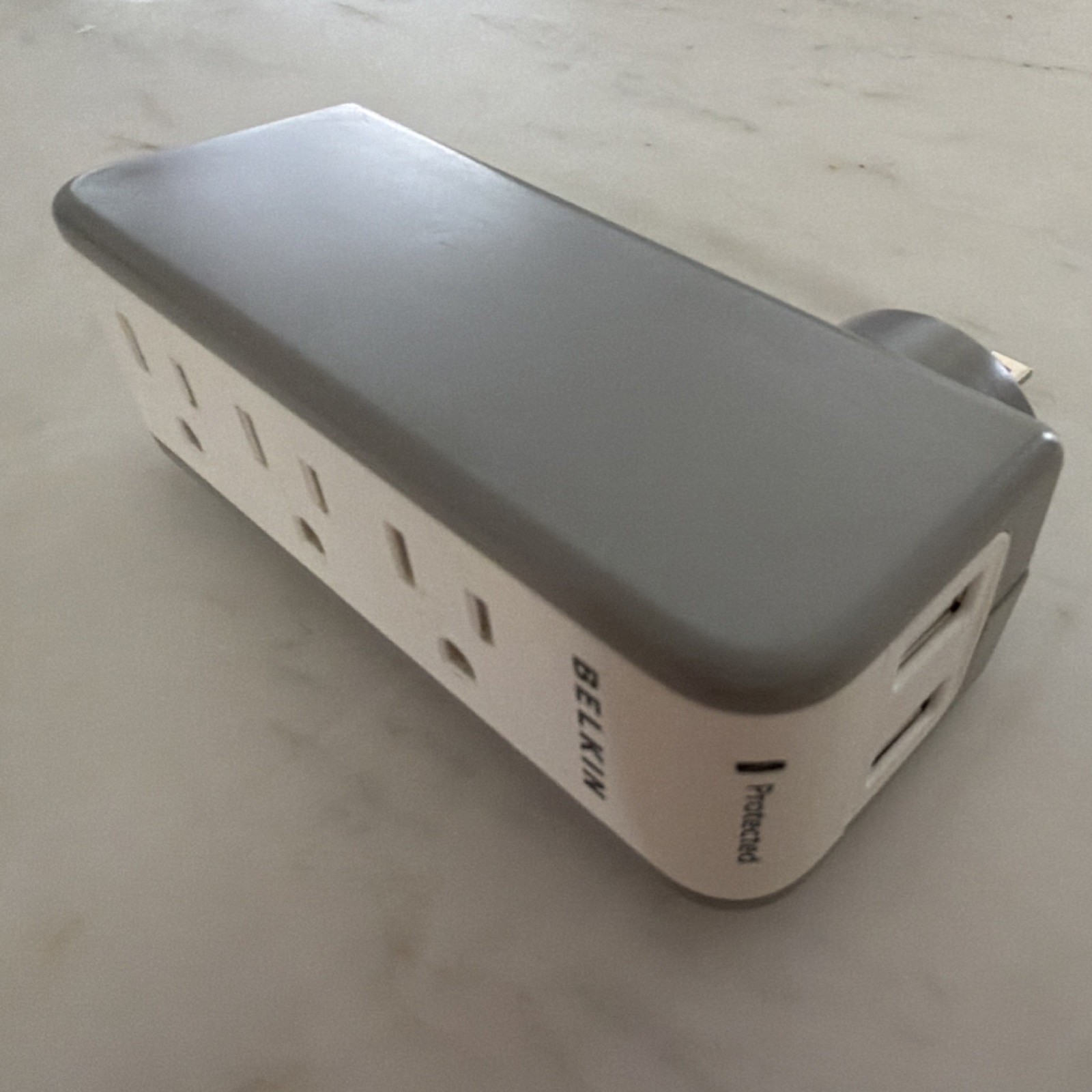 Belkin 3-Outlet Surge Protector Gray/White Indicator Light 1800W Model BZ103050