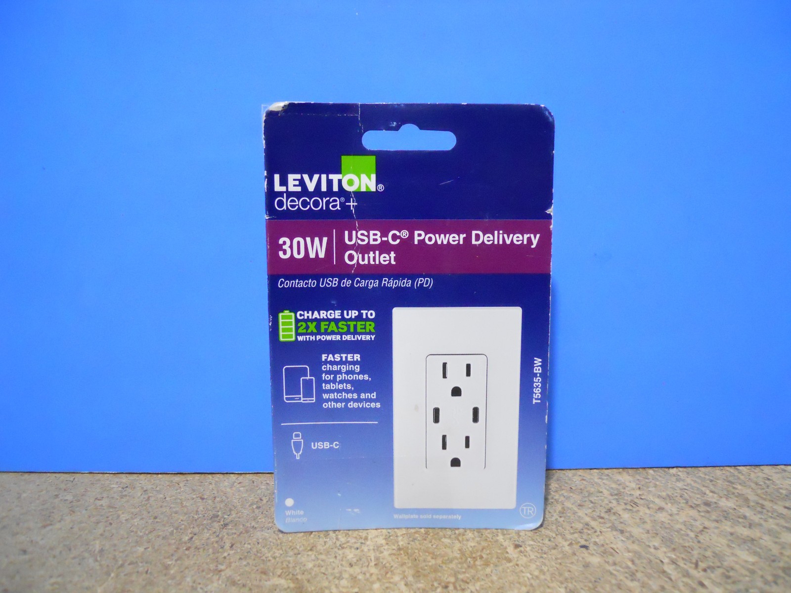 Leviton Decora + T5635-BW 30W USB-C Duplex Outlet White Charges Phones Tablets