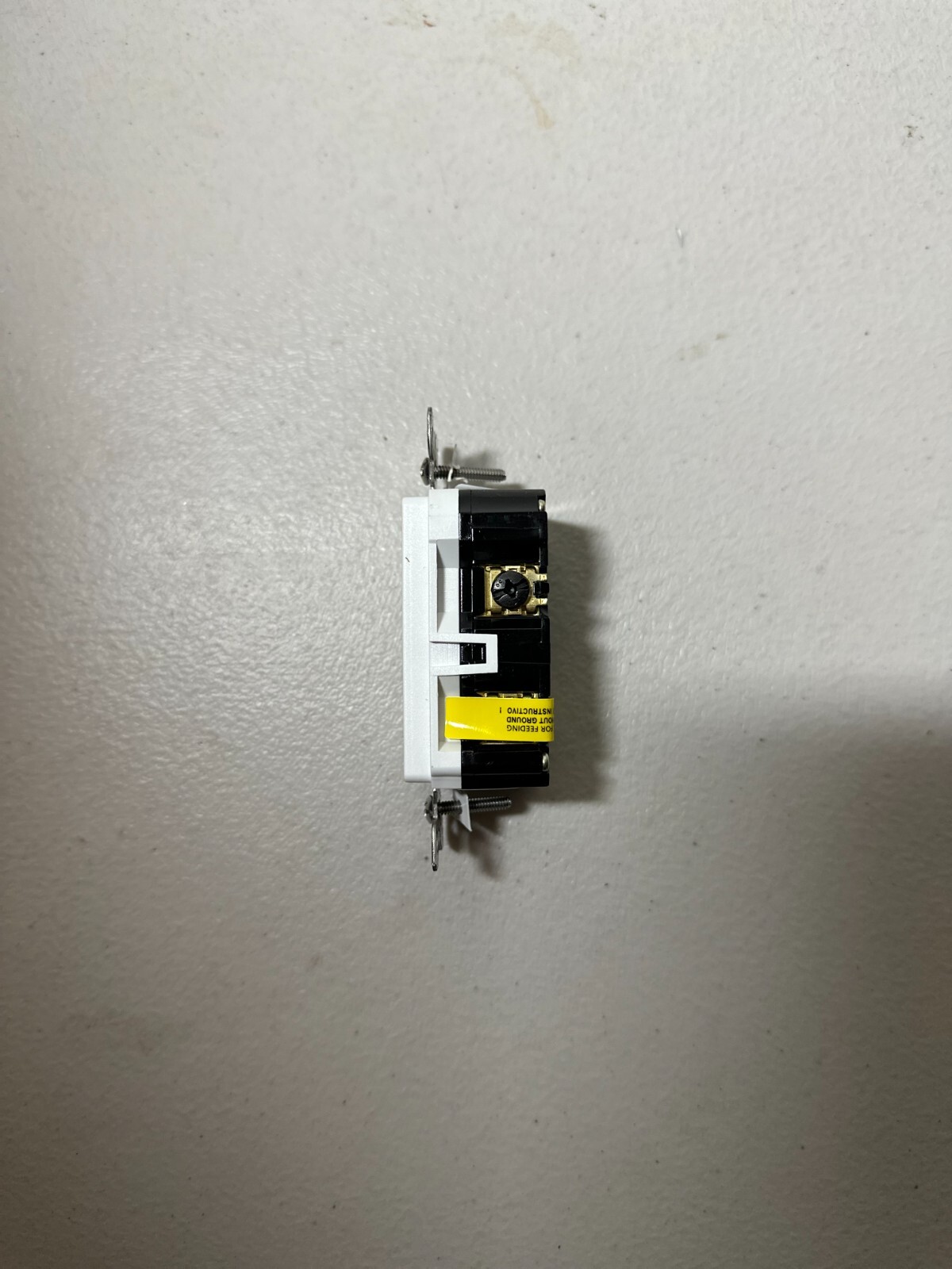 5 PCS Leviton GFWT1-KW – GFWT1-W Weather/Tamper Resistance GFCI Outlet