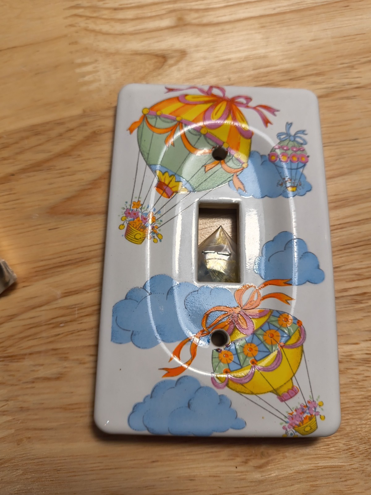 Jasco Vintage Hot Air Balloon Ceramic Light Switch Cover Plate NOS
