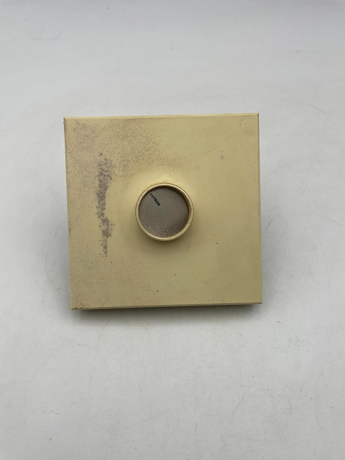 Lutron Centurion C-1500 Single-Pole Dimmer Rotate Beige On-Off 1500 Watts 120V