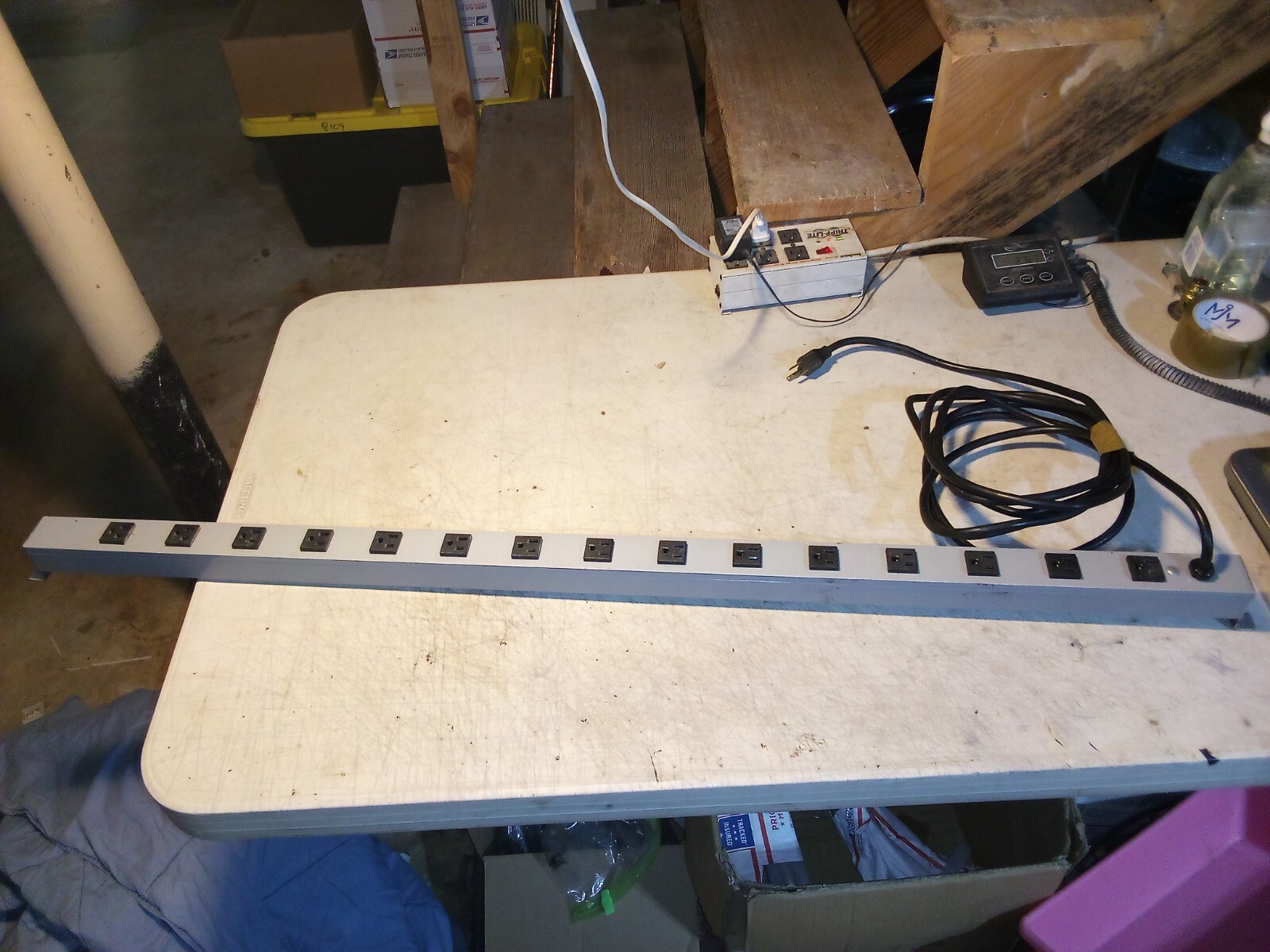Brooks WIREMOLD Power Outlet Strip 15 Outlets, 120 Volts, 15 Amps 15′ Cord