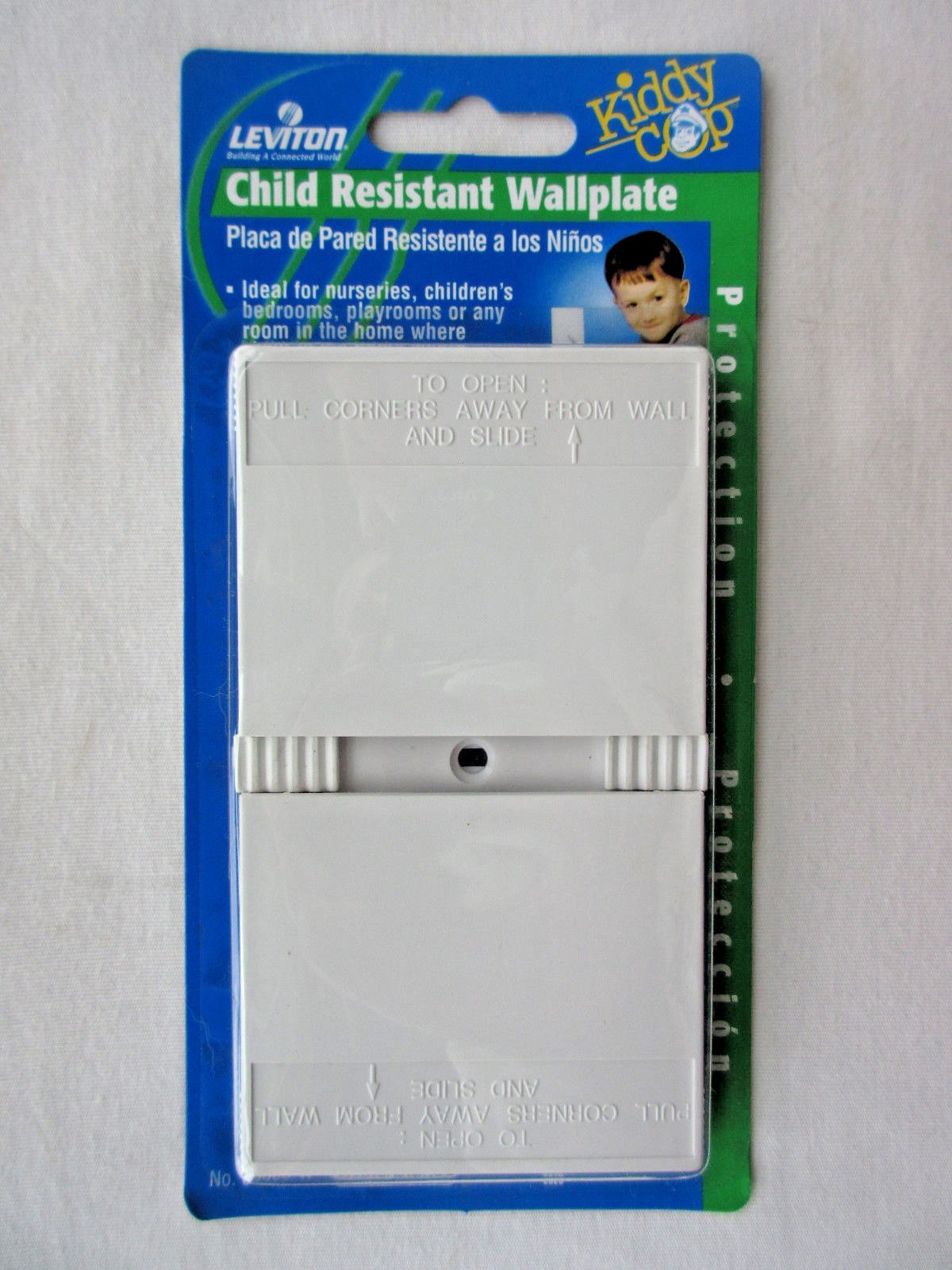 Leviton 89000-W Duplex Outlet Child Resistant Wallplate Cover, White, NIP