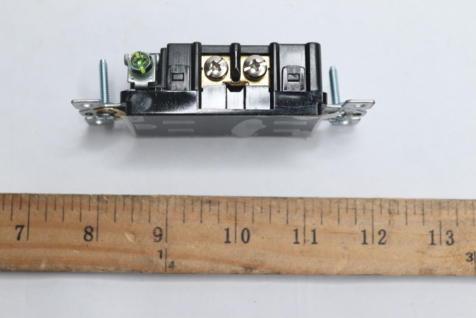 Decorator Receptacle Outlet Tamper-Resistant 3-Wire 2-Pole 15A 125V 61501-TR-BK