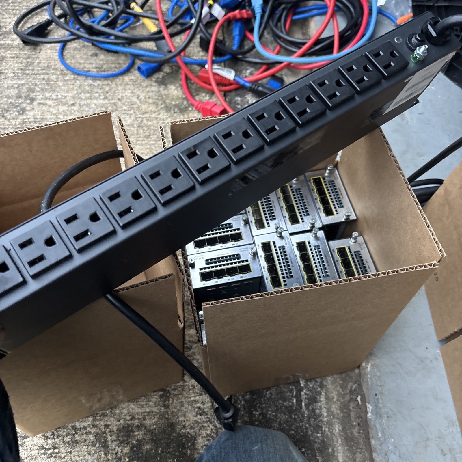 Tripp Lite PDUMH15 1.4kW Metered PDU 120V 13 Outlets 5-15R 5-15P 15ft 1U Rack