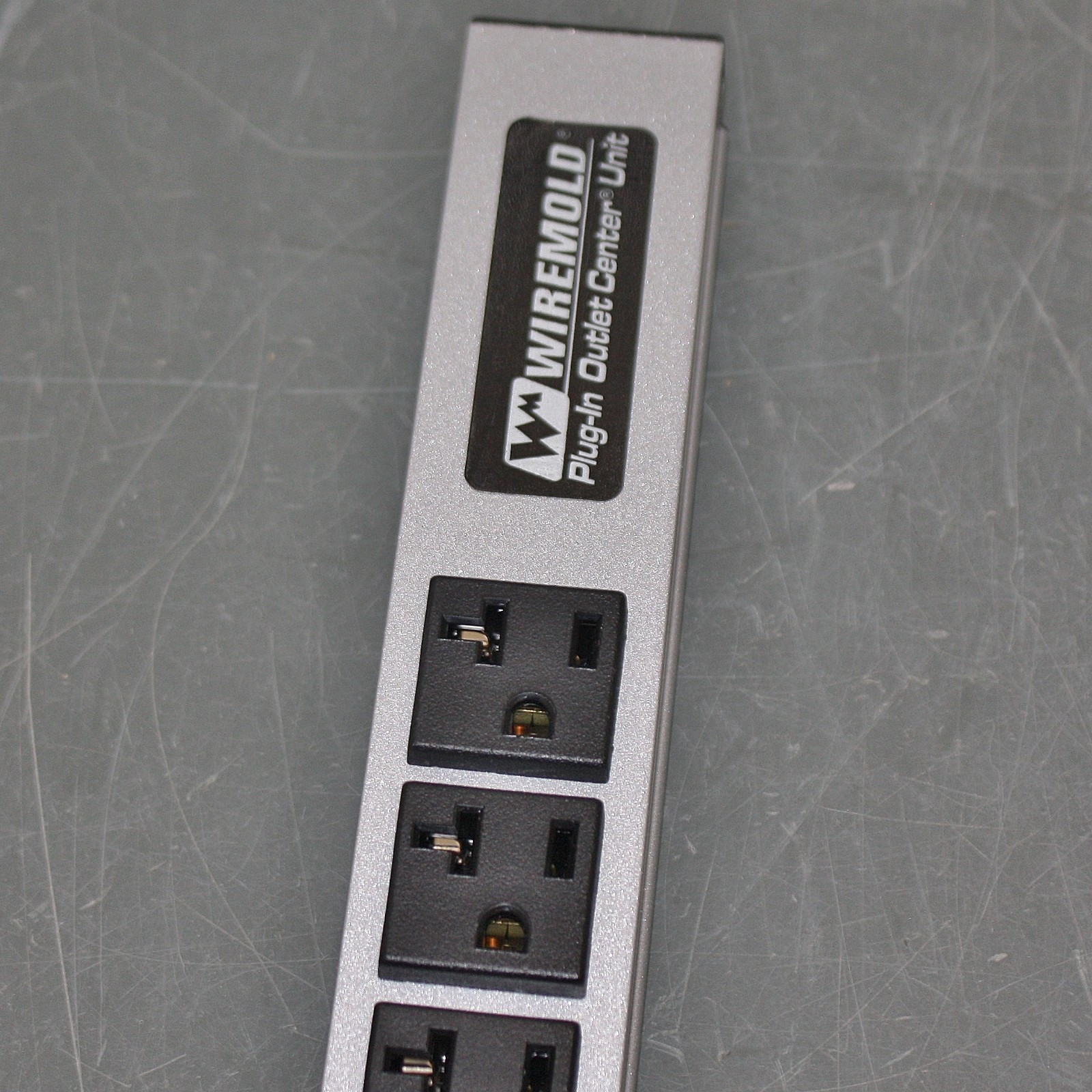 Wiremold CabinetMATE Power Strip 2008ULBD20R, NEMA 5-20P, 8 Outlet, 15ft Cord