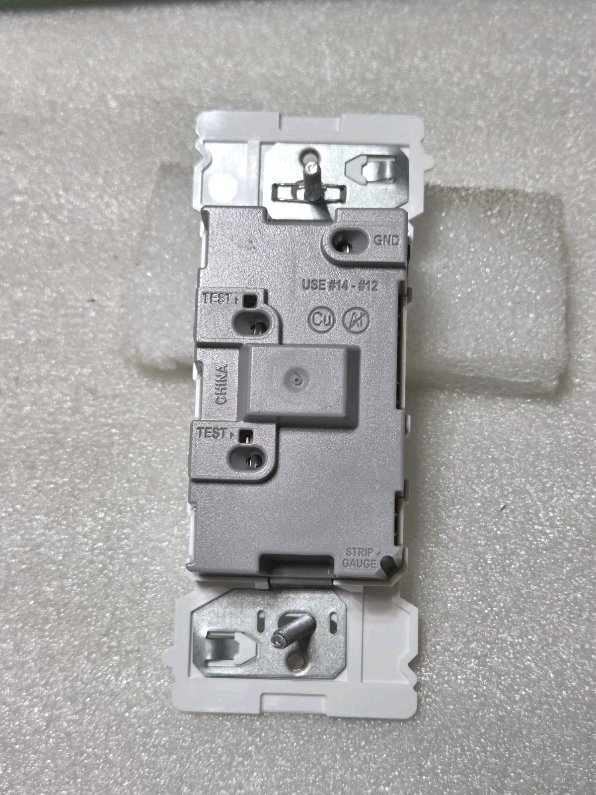10 Pack Leviton E5601-MW White Decora Edge 15 amps Single Pole Rocker Switch