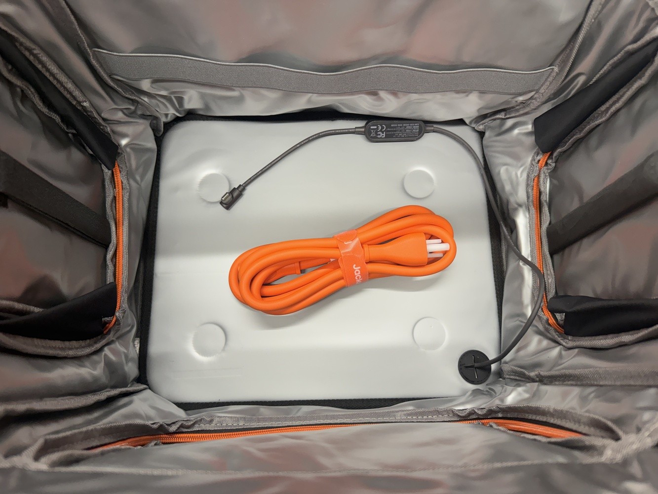 Jackery Explorer 2000 V2 Portable Power Station JE-2000D