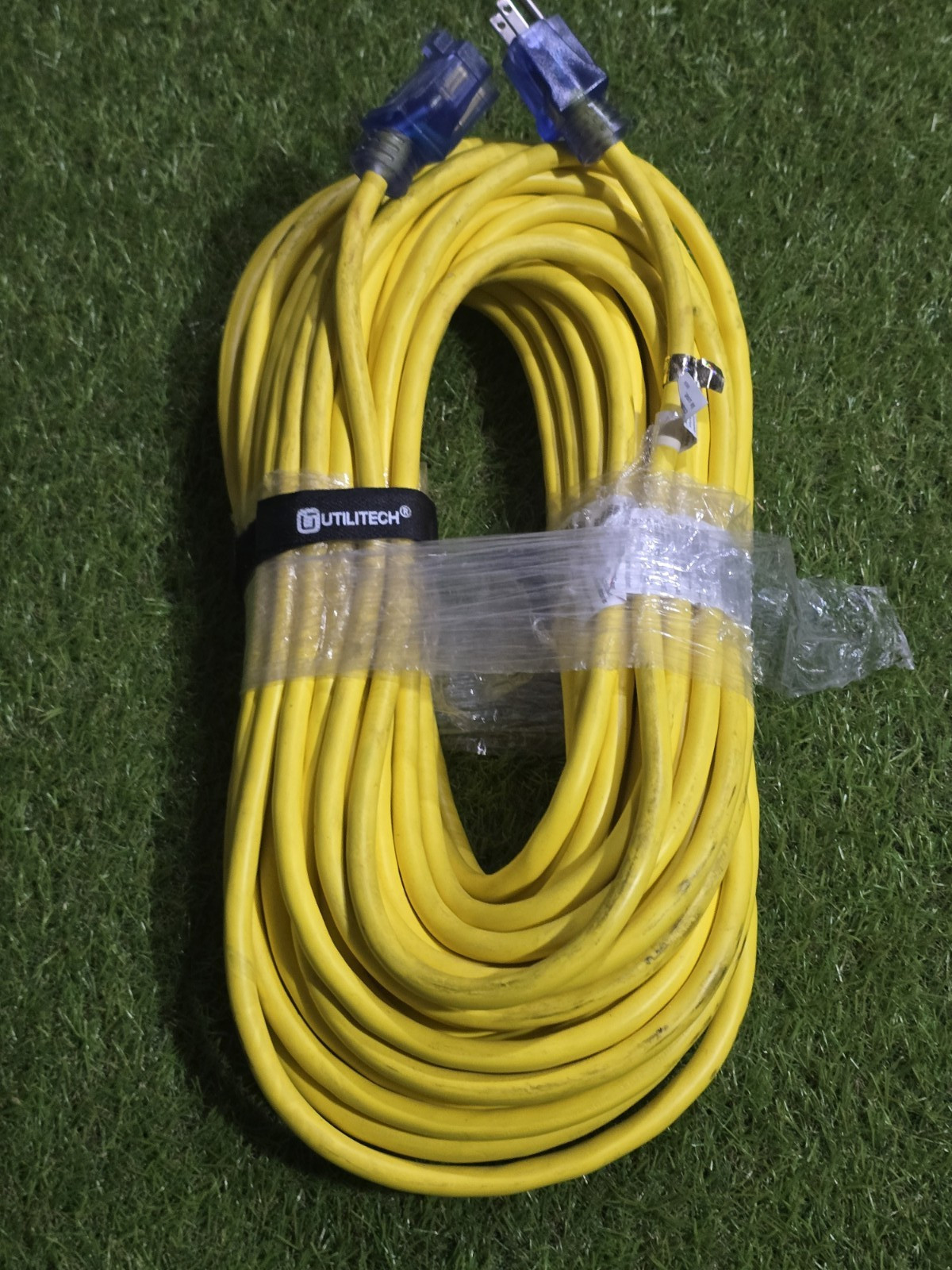 Utilitech Heavy Duty Extension Cord 1 Outlet US Plug 120V 11-15A Yellow