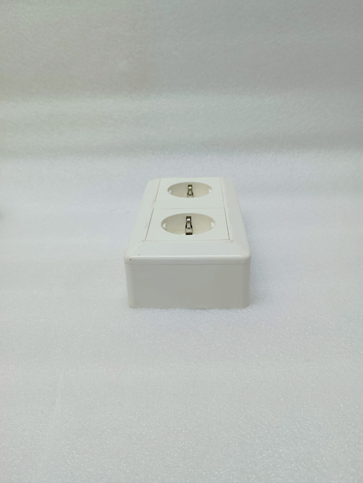 Flush mounted double socket JL/FS-CZ Series F676 L888 (LOT OF 2PC)