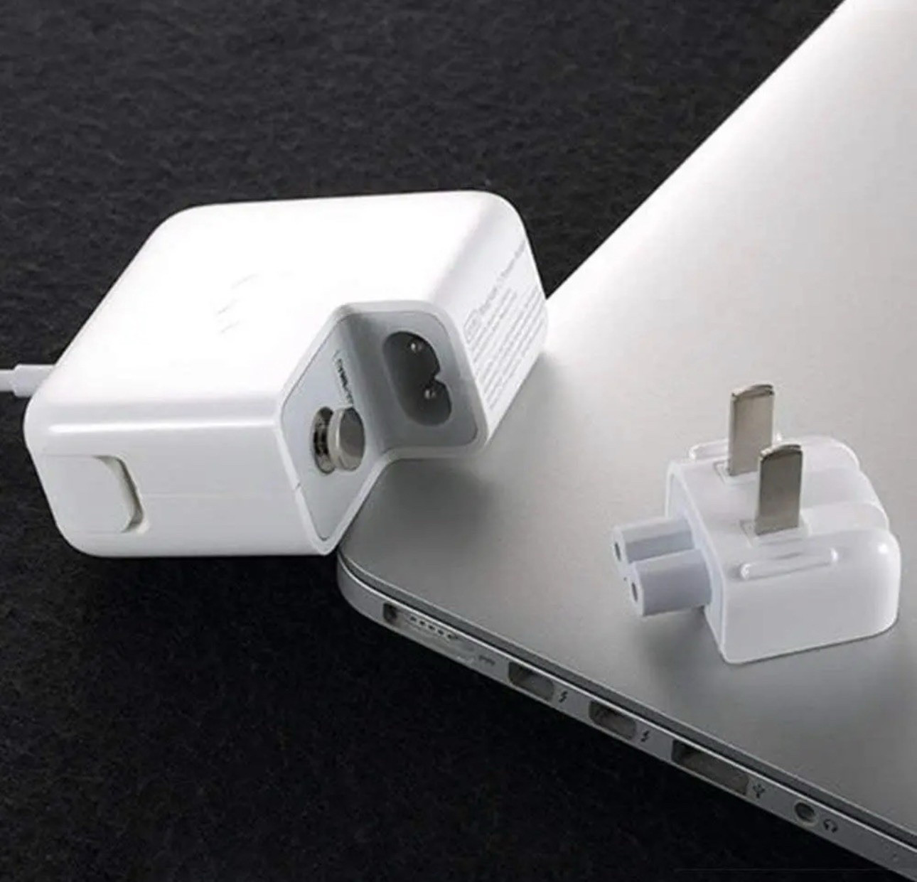 White 1-Outlet Flat Plug Electrical Plug Adapter Converter, 11-15A, 607-2804