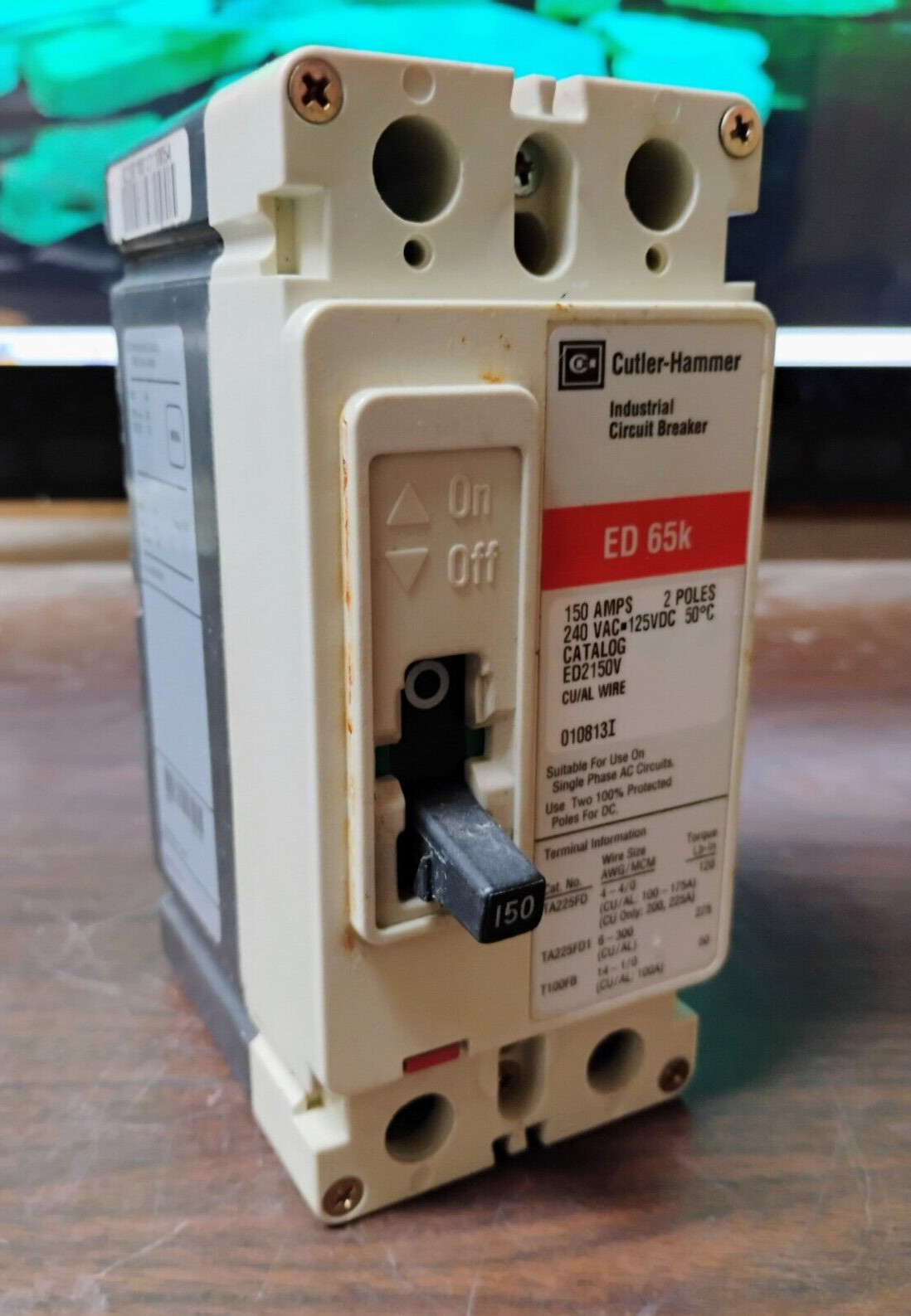 CUTLER HAMMER ED2150V CIRCUIT BREAKER 150 AMP 240 VAC 2-POLE NEW TAKE-OUT