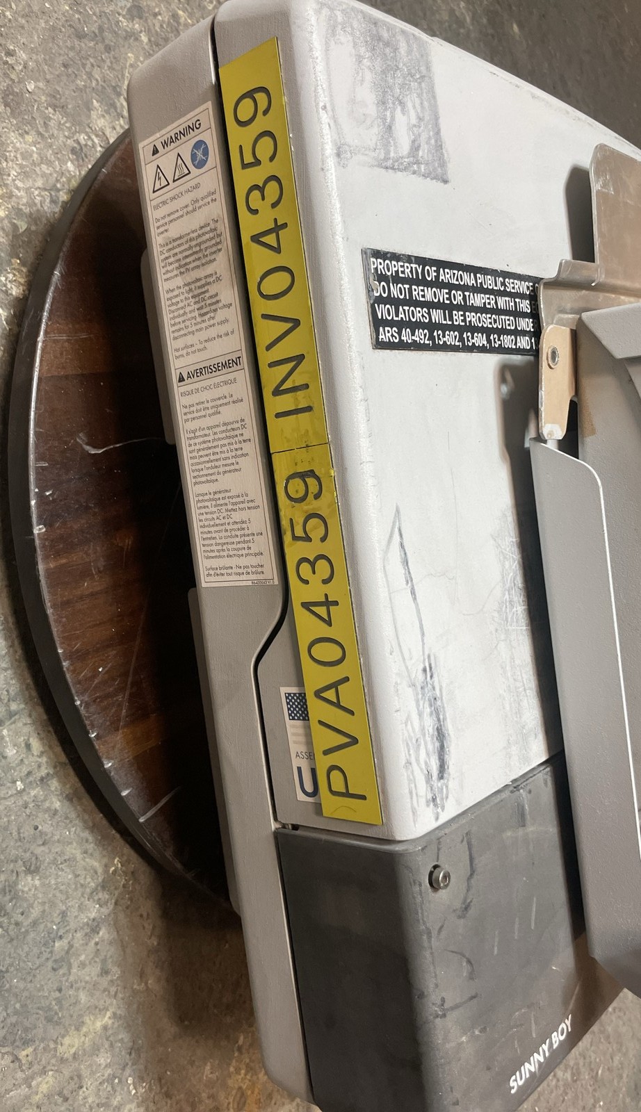 SMA Sunny Boy SB4000TL-US-22 Solar Inverter 4000W With DC Disconnect & Mount