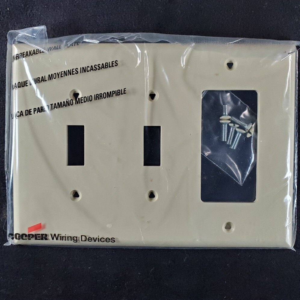 Ivory 2-Toggle Switch 1-Decorator Rocker 3-Gang Wallplate Cooper PJ226V