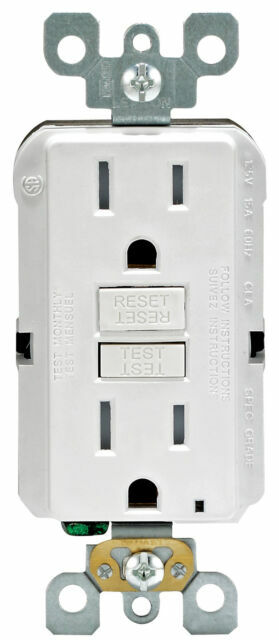Leviton M92-GFTR1-03W 15Amp Self-Test SmartlockPro Slim Tamper Outlet,White3Pack