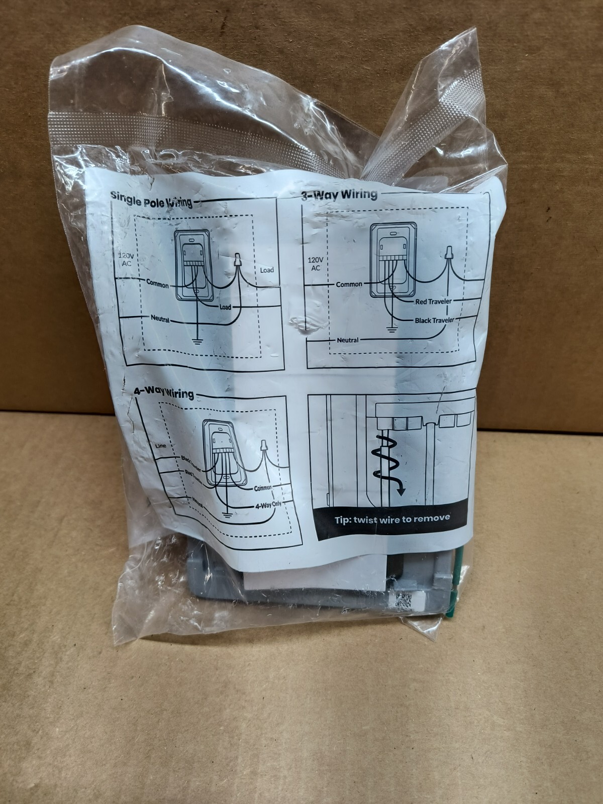 Deako 3 Gang Single Pole Rocker Switch White DS-BS3X-WHNL-UCQ