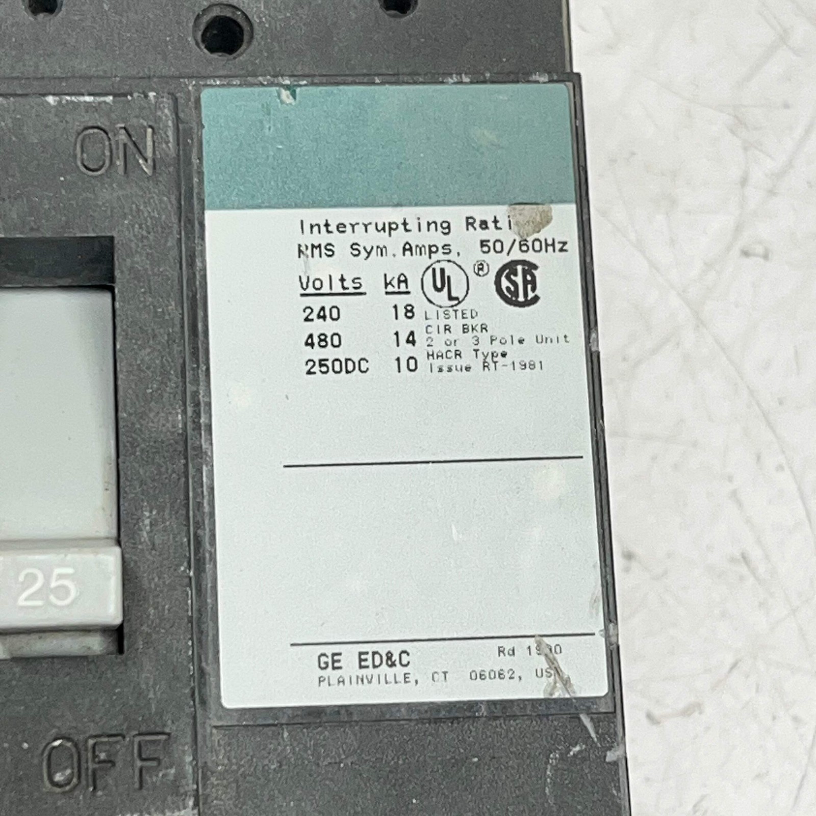 GENERAL ELECTRIC Molded Case Circuit Breaker 23 AMP 3 Pole TED134025 (Used)