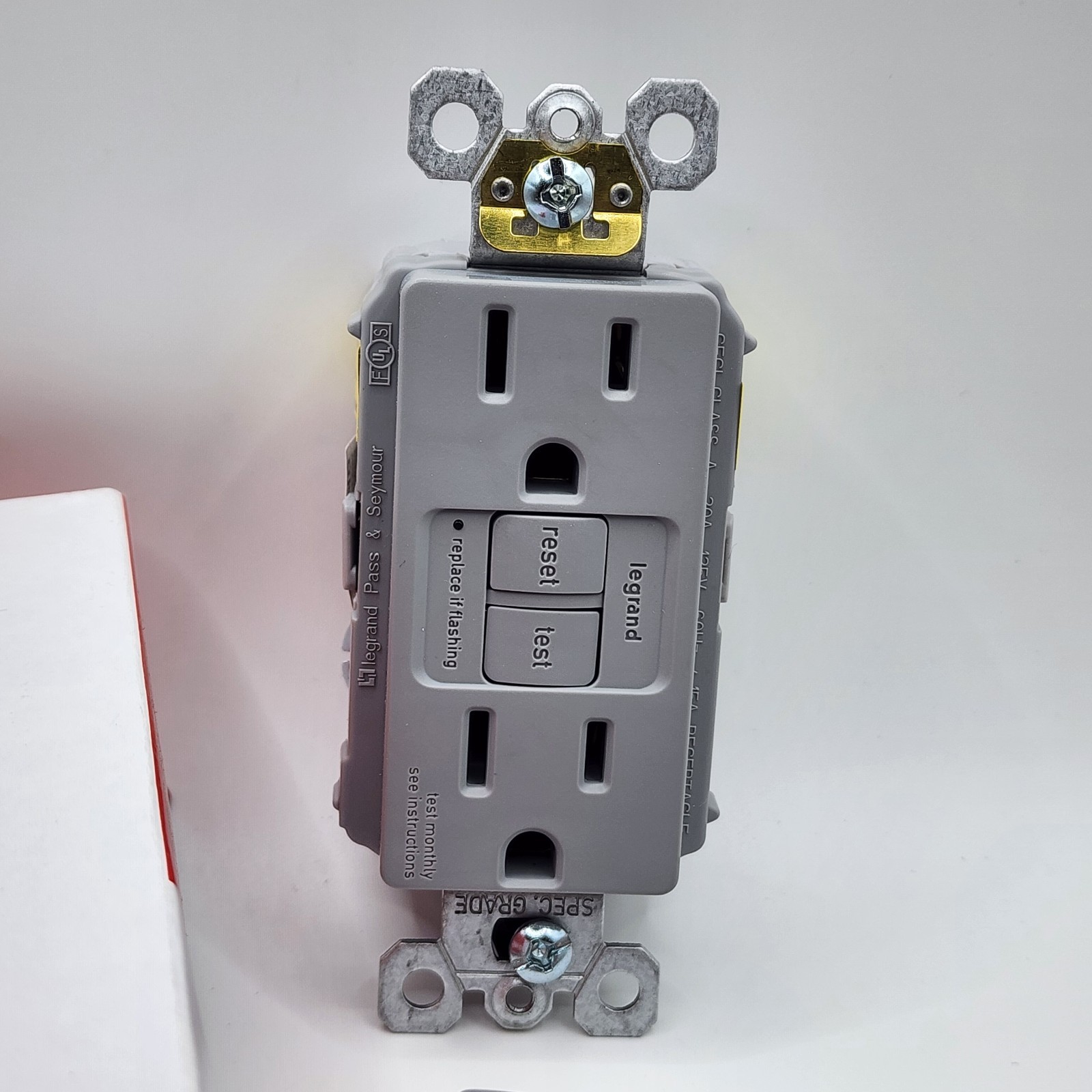 Radiant 1597GRY 15A 125V GFCI Self-Test Gray Outlet