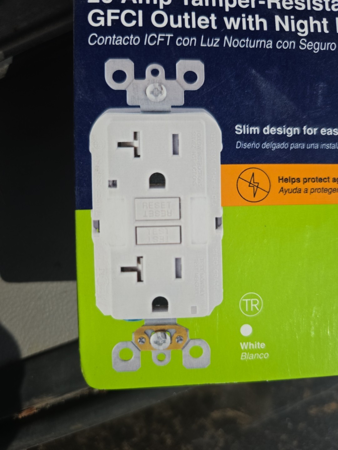 Leviton GFCI Outlet with Guidelight 20 Amp Self Test Night Light GFNL2-W White