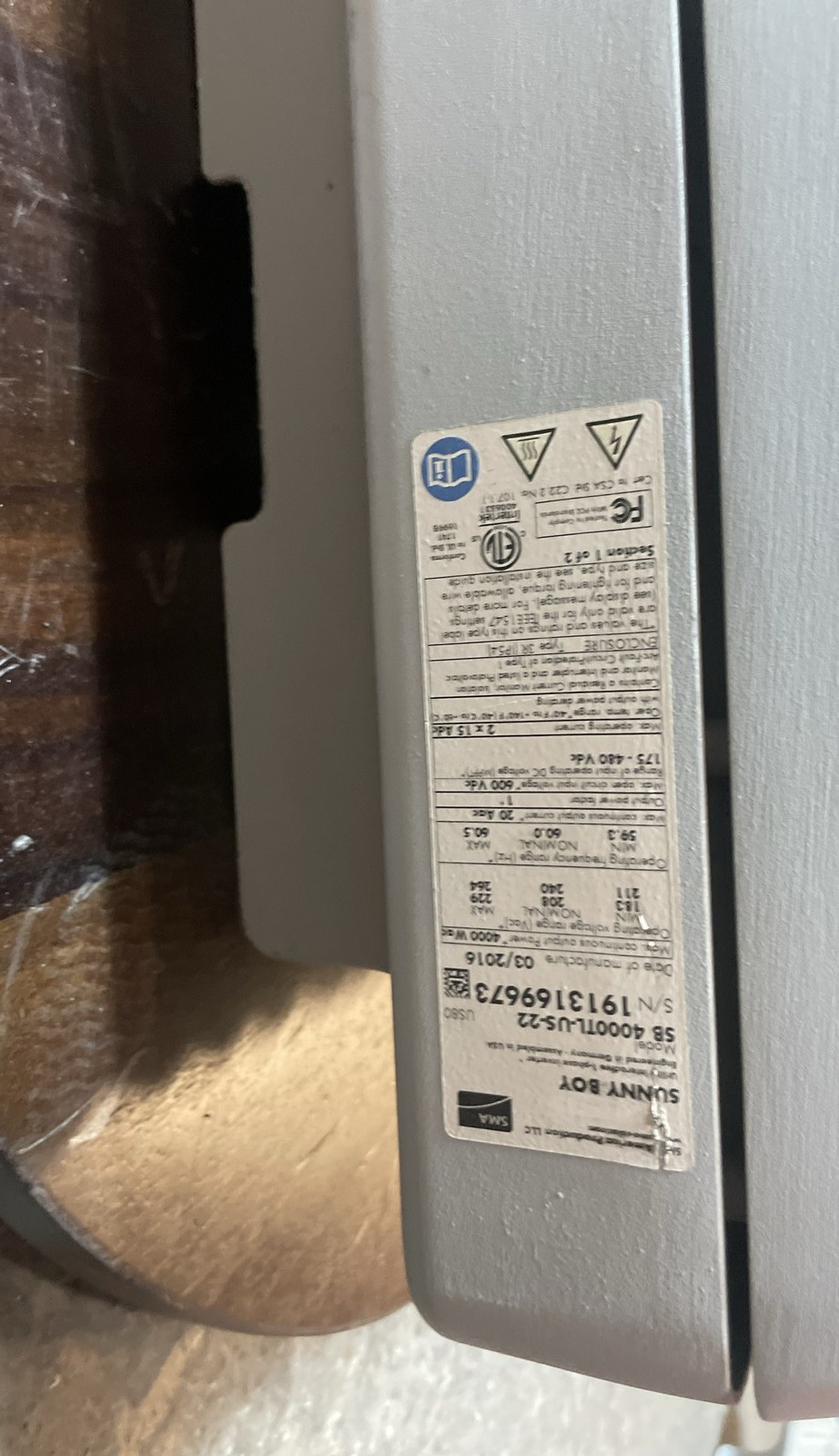 SMA Sunny Boy SB4000TL-US-22 Solar Inverter 4000W With DC Disconnect & Mount