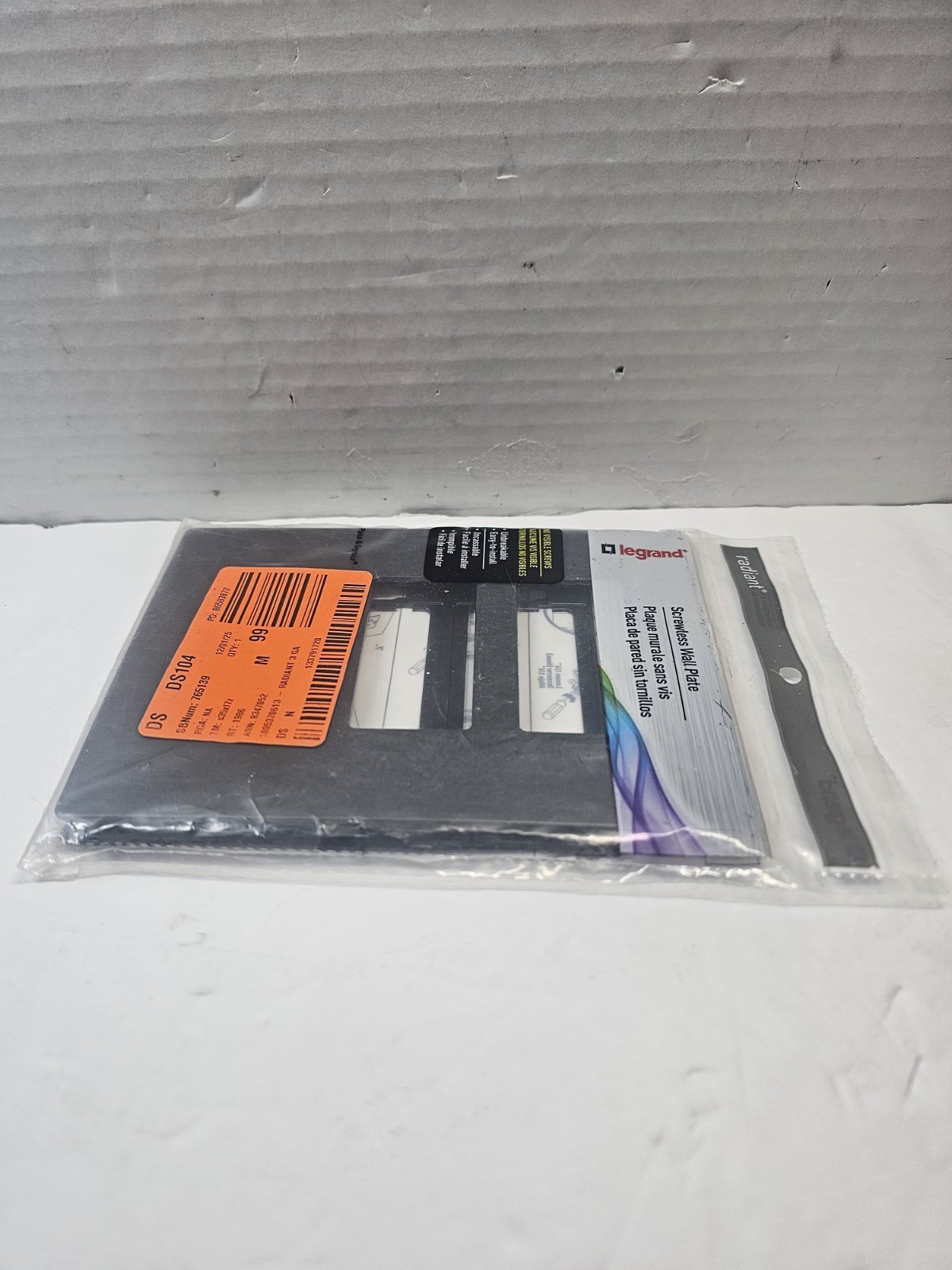 Screwless Decorator Rocker Outlet 3-Gang Wall Plate Polycarbonate Graphite