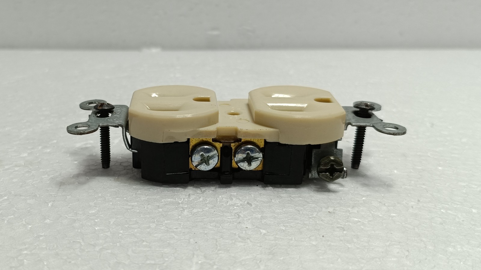 15A 125V Duplex Electrical Outlet Receptacle | White | Back & Side Wire