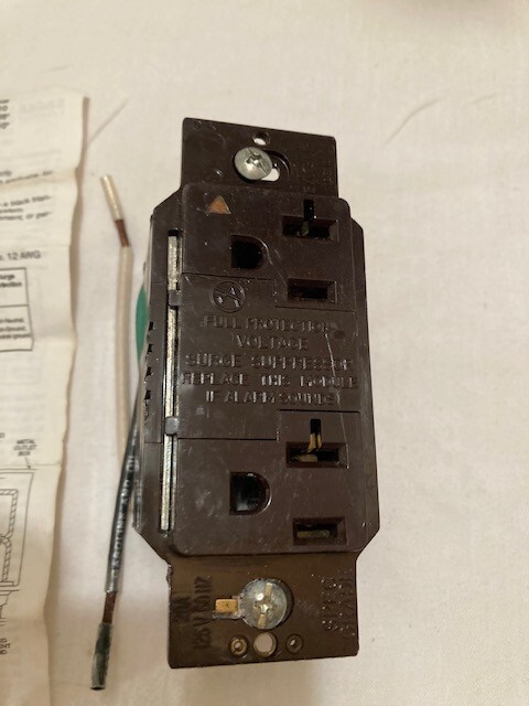 MADE IN USA – EAGLE ELECTRIC DUPLEX RECEPTACLE SURGE SUPPRESSOR /ISOLATED GROUND