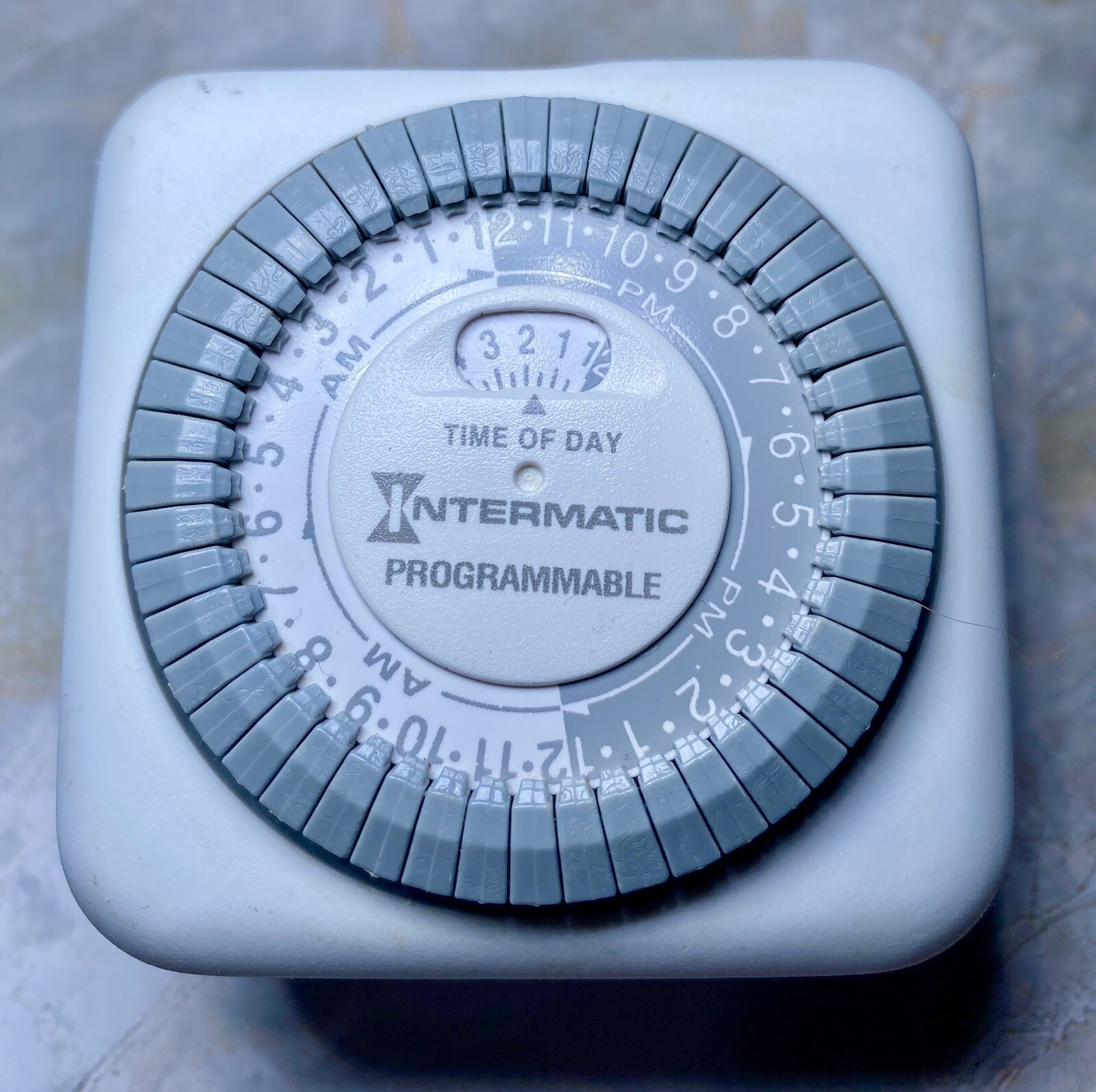 Intermatic TN811C 24 Hours Control Lamp And Appliance Programmable Timer