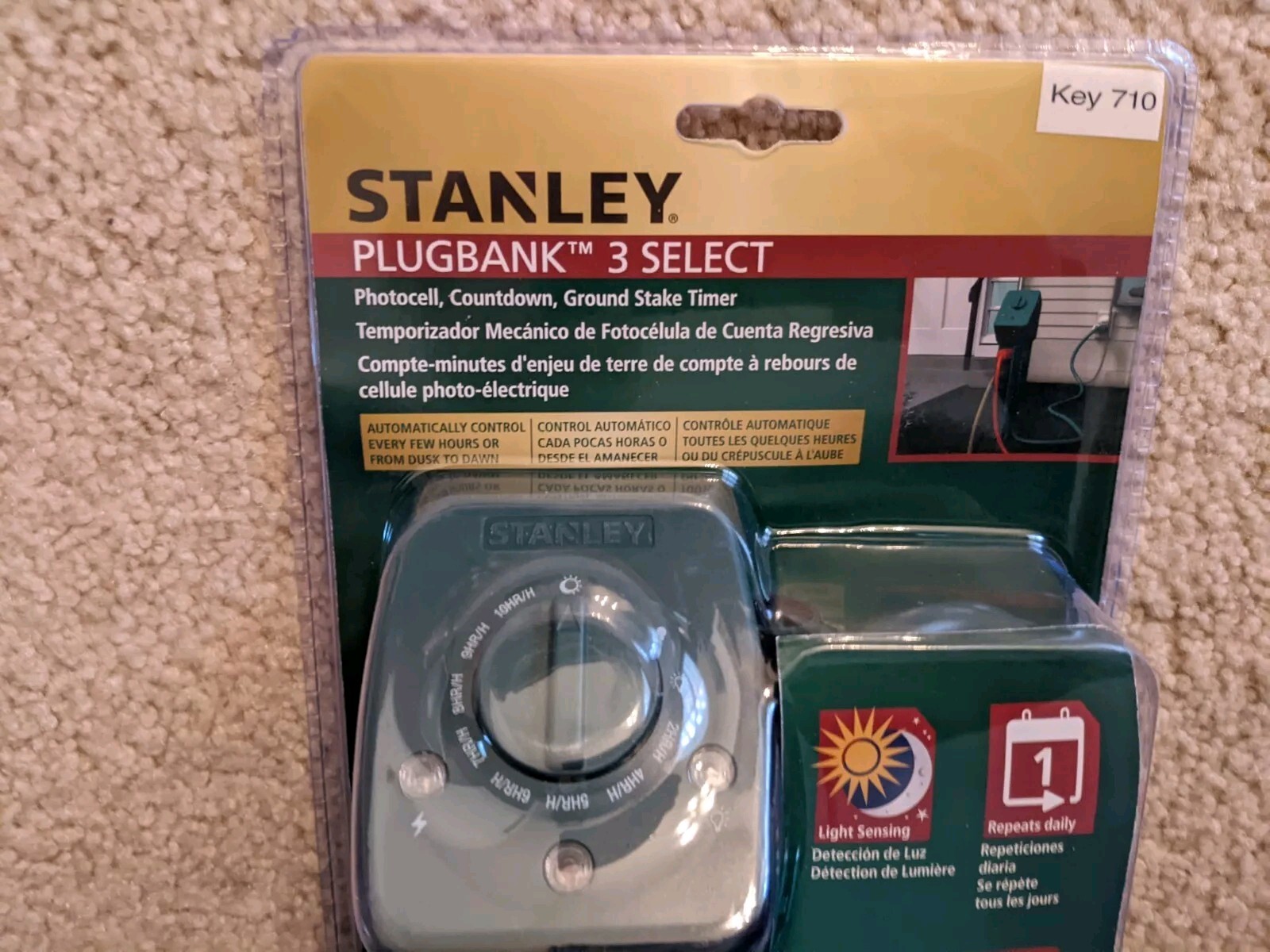 Stanley Outdoor Plug Bank 3 Outlets Auto Cntrl Ground Stake Timer Rainproof. NEW