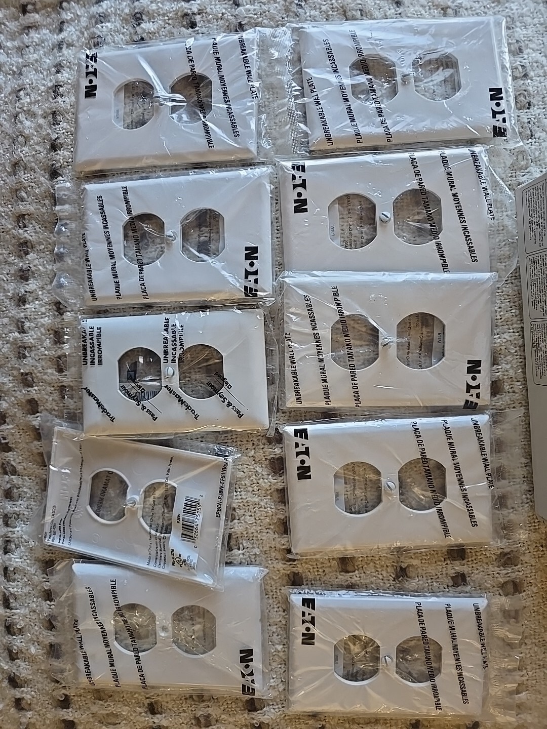 Lot Of 10 Eaton TR270W White 15-Amp 125-Volt & Lot Of 10 Eaton WiPJ8W Wallplates