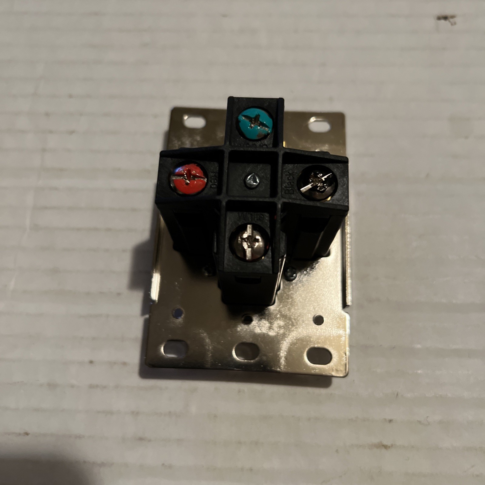 60 Amp NEMA 14-60R Flush Mount Receptacle Outlet, Industrial Grade, ETL Listed,