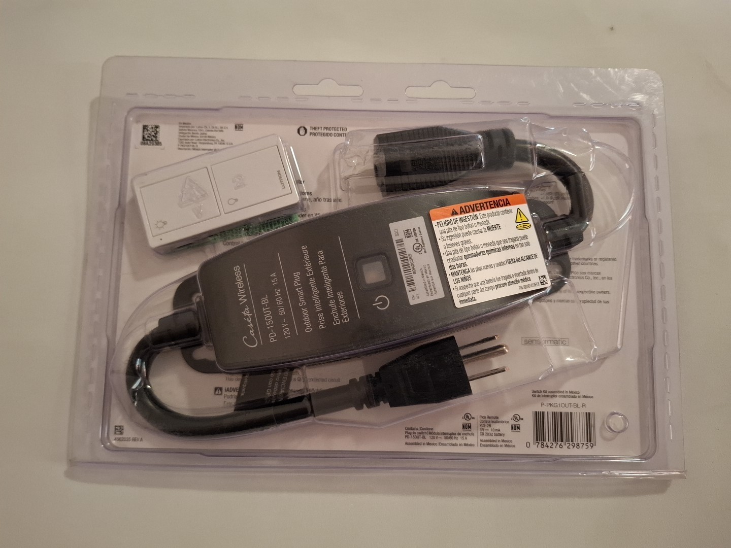 Caseta Weatherproof + Outdoor Smart Plug With Pico Remote For Landscape/String