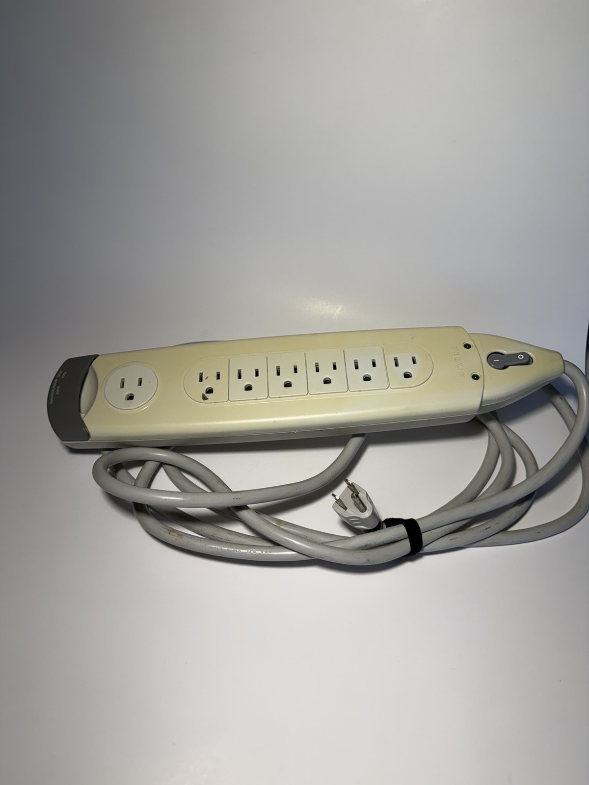 BELKIN F9H710-12 ( 12 Feet LONG) 7 Outlets 1045 SurgeMaster Home Series