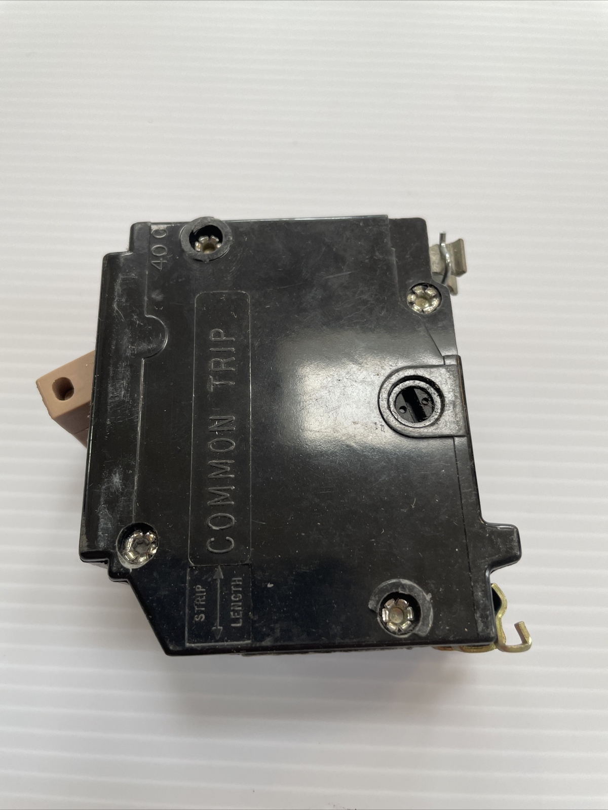 CUTLER HAMMER CH230 DOUBLE POLE 30 AMP240 VOLT CIRCUIT BREAKER METAL FEET TESTED