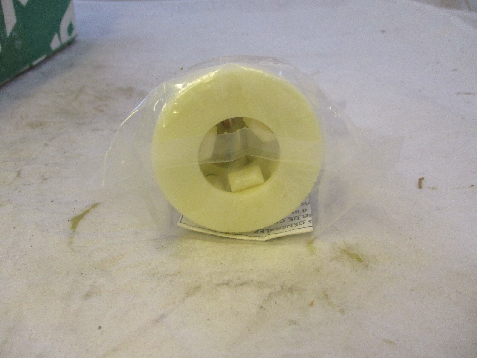 (QTY 2) BRYANT HUBBELL 70530NP LOCKING PLUG TWIST LOCK L5-30 30A 125V