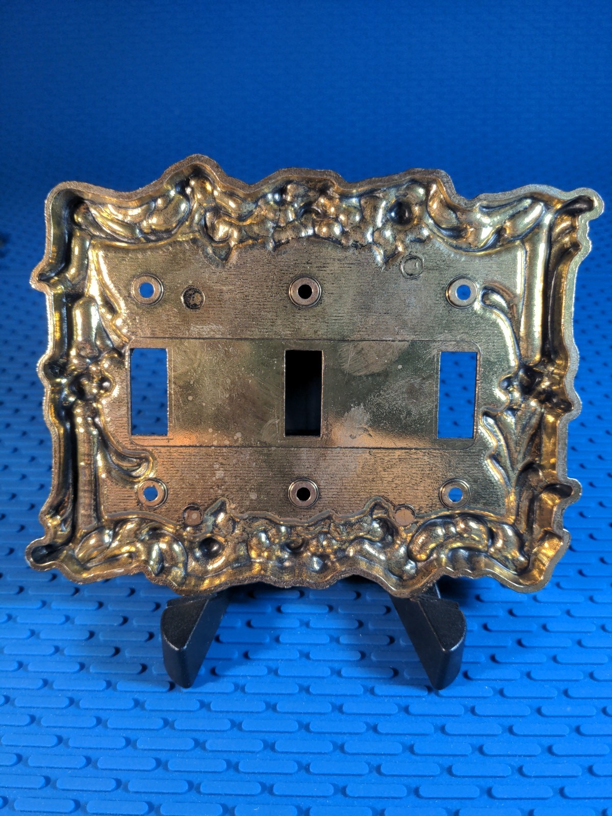 Vintage Decorative Metal Dual Switch Wall Plate Brass Color Floral Design Triple