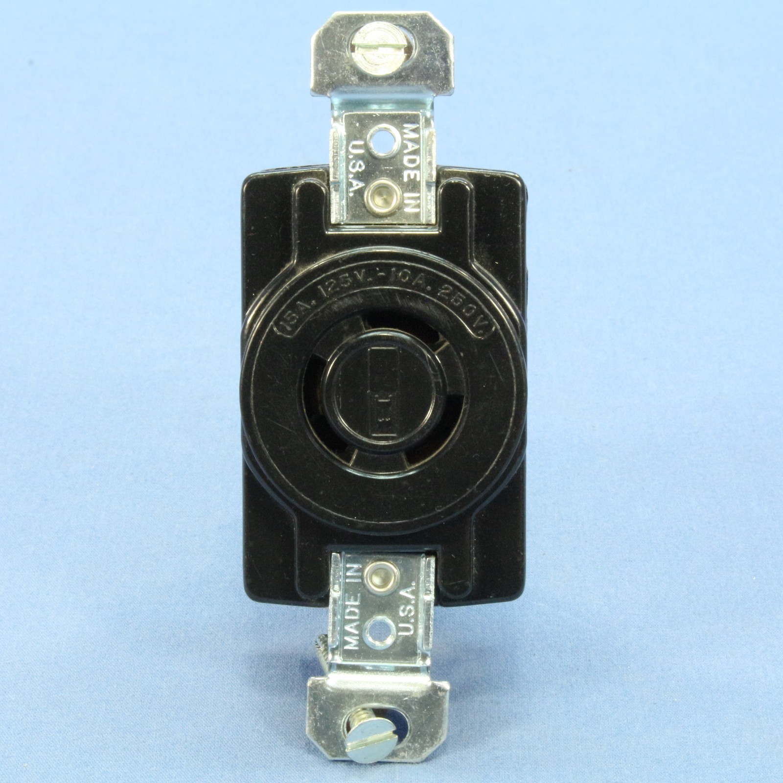 Bryant 7582 Non-NEMA 15A Twist Turn Locking Receptacle Bulk Outlet 125V/10A 250V