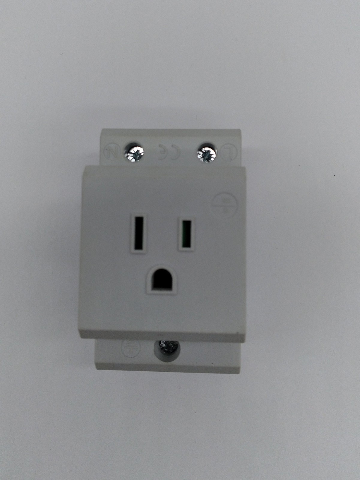 Unknown AD22US DIN‑Rail Mount AC Power Outlet Module