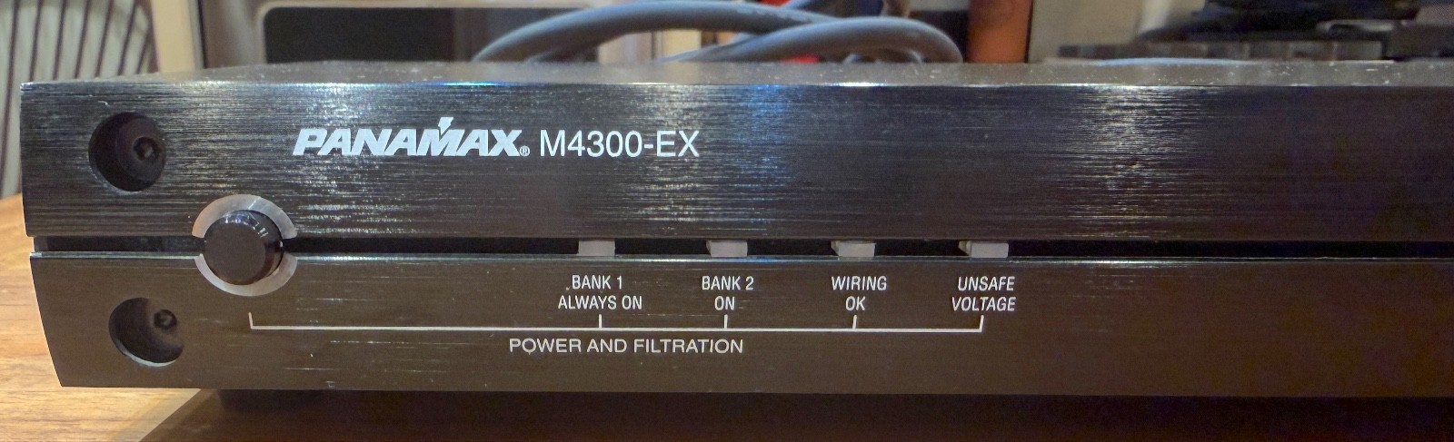 Panamax M4300-EX 8 Outlet Power Conditioner & Surge Protector PRISTINE + MANUAL