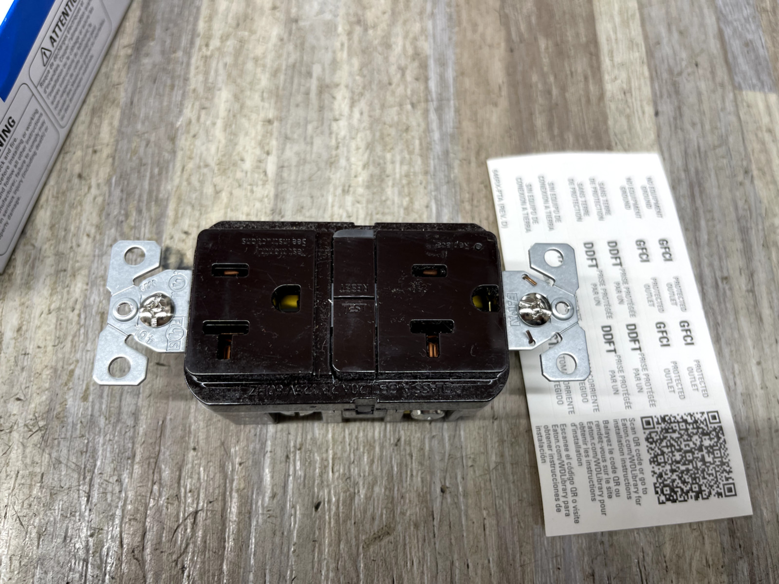 LOT OF 4 Eaton GF20B 20 Amp 125v GFCI Receptacle BRAND NEW FREE FAST SHIPPING