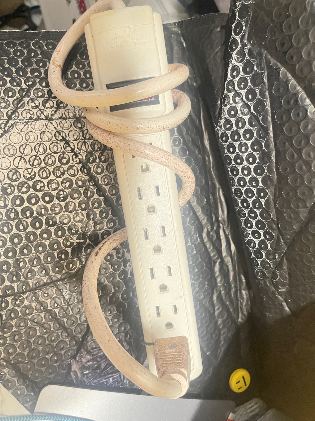 USED Leviton Power Center 6 Outlet Power Strip A-1185-003-WH 15A 125V White(S11