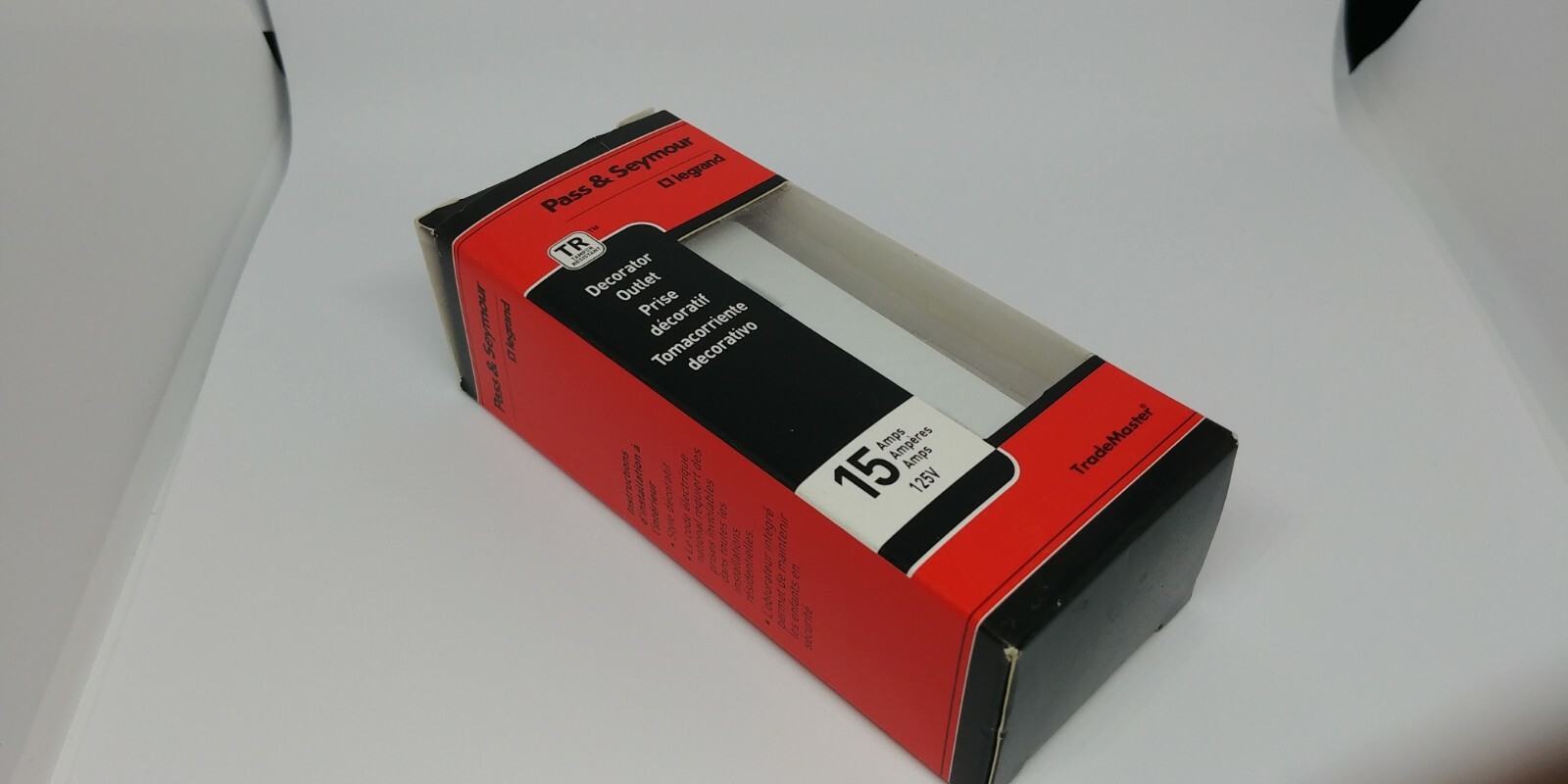 Legrand Pass & Seymour Decorator US Receptacle White – 15a / 125v 885-TRWCC12
