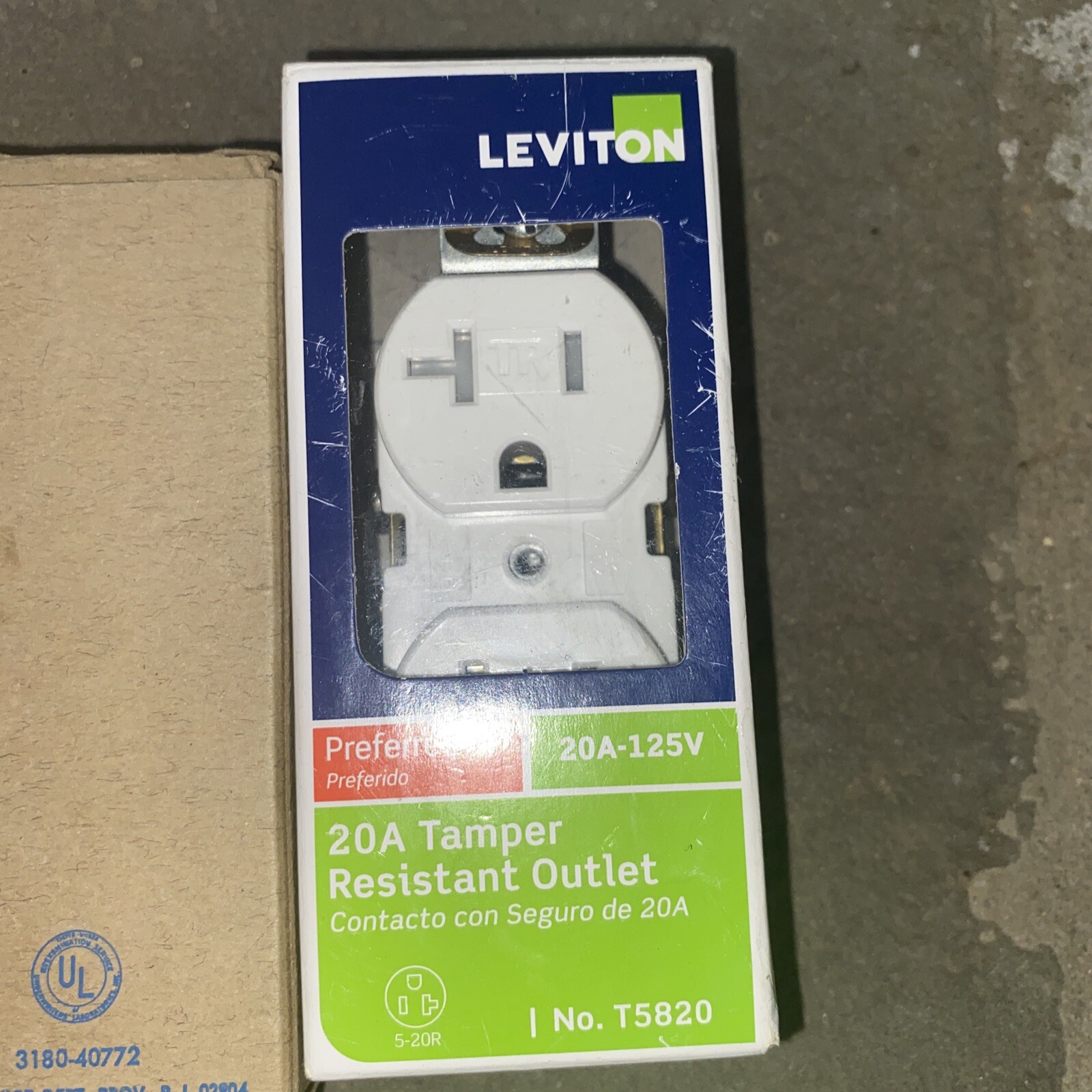 Leviton Tamper Resistant Outlet Preferred 20A/125V T5820 & 2 GE 4077-2 NOS