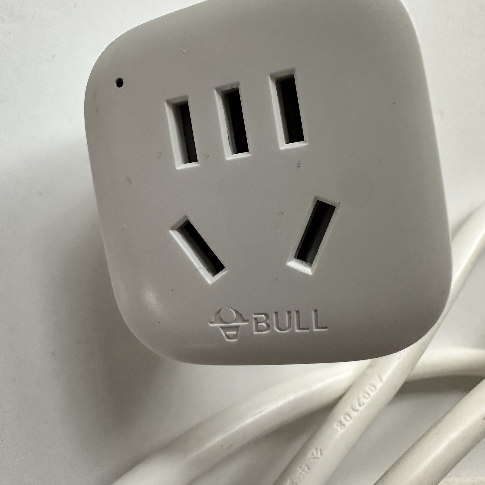 Bull Power Strip Extension Cord 6” Long, 3 Outlets, 3 USB -use in China w/adapt