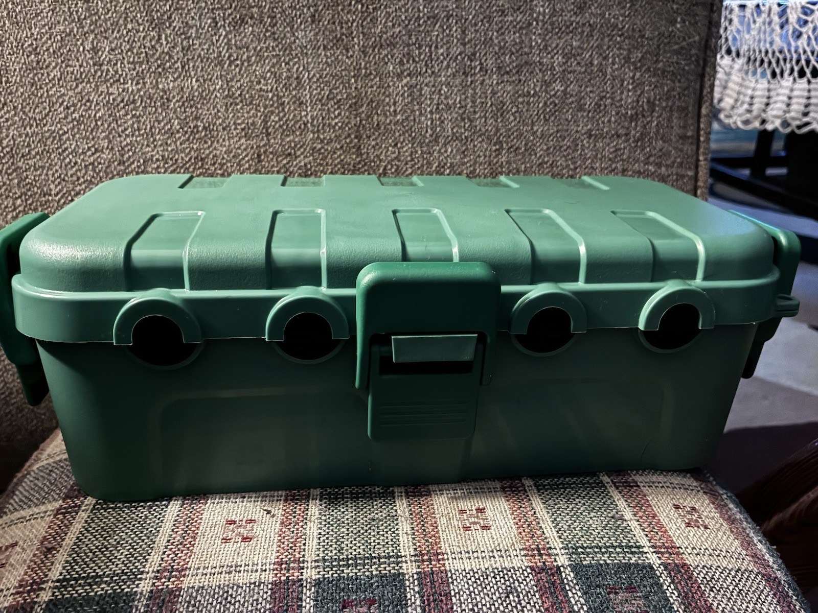 Outdoor Weather Resistant Extension Cord Connection Box, Green, 6-Outlet 120V A