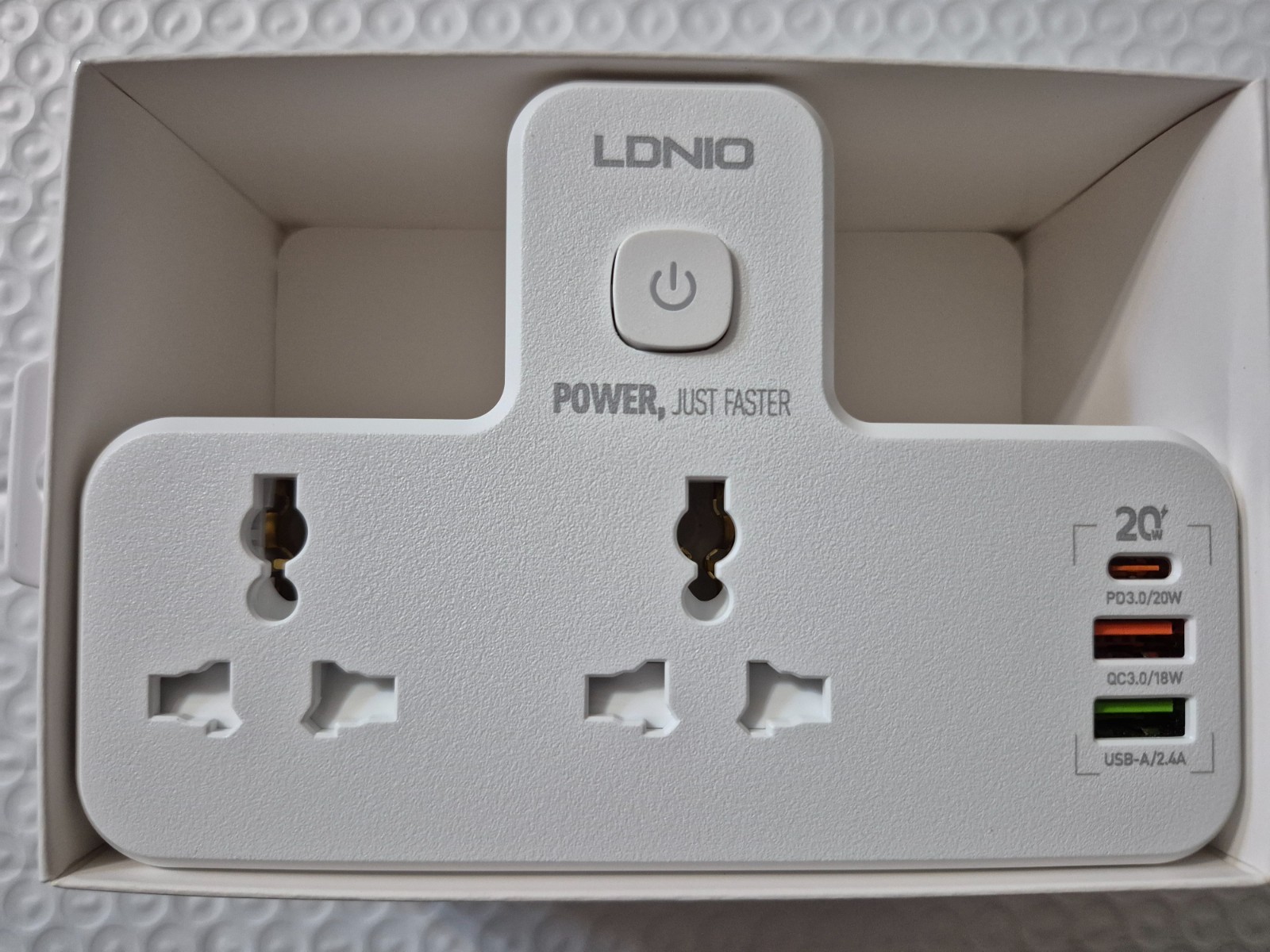 2500W 100-250V Power Extension Strip with 3 USB Ports LED Light 2 Power Outlets