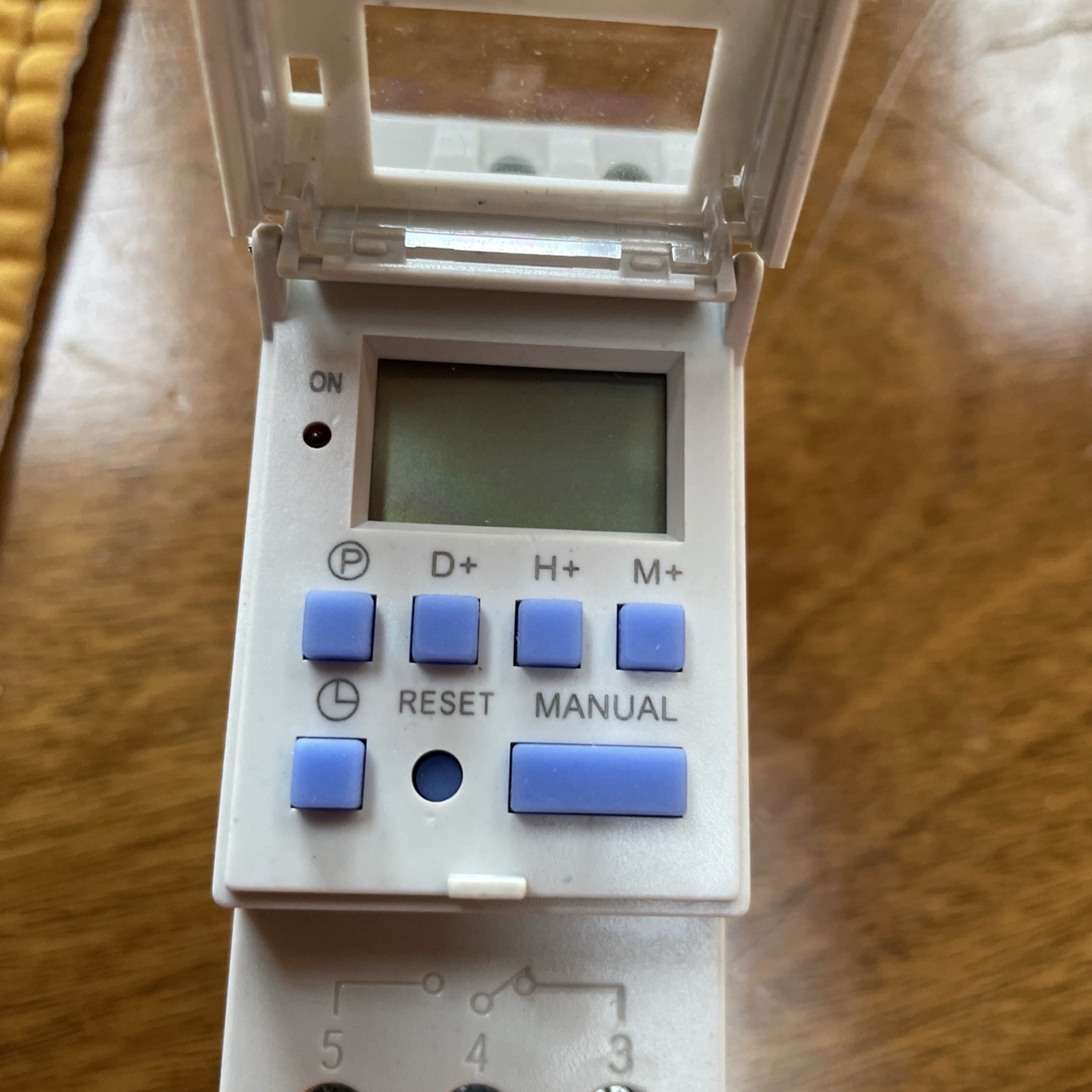 240 Vac 7 day timer switch 16A