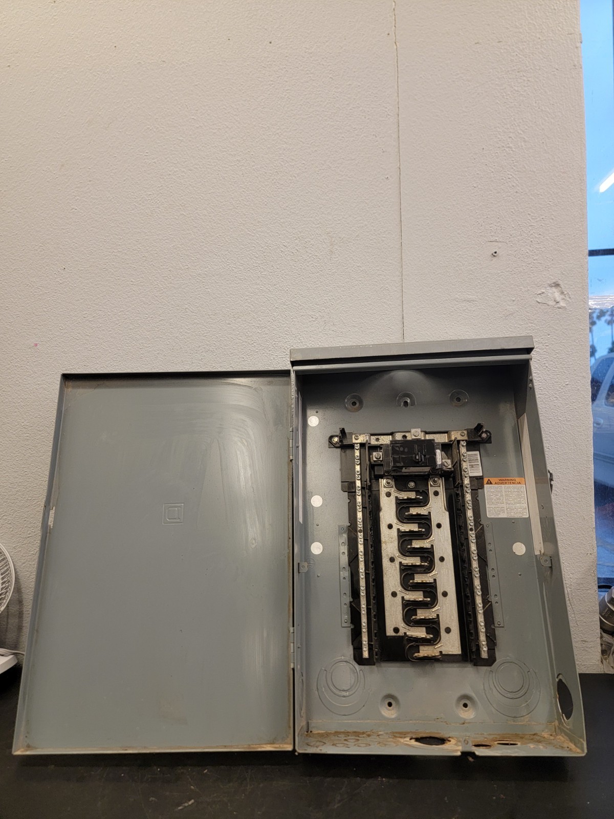 Square D HOM2040M100PRB Homeline Main Breaker Installed Load Center, 40 Poles,