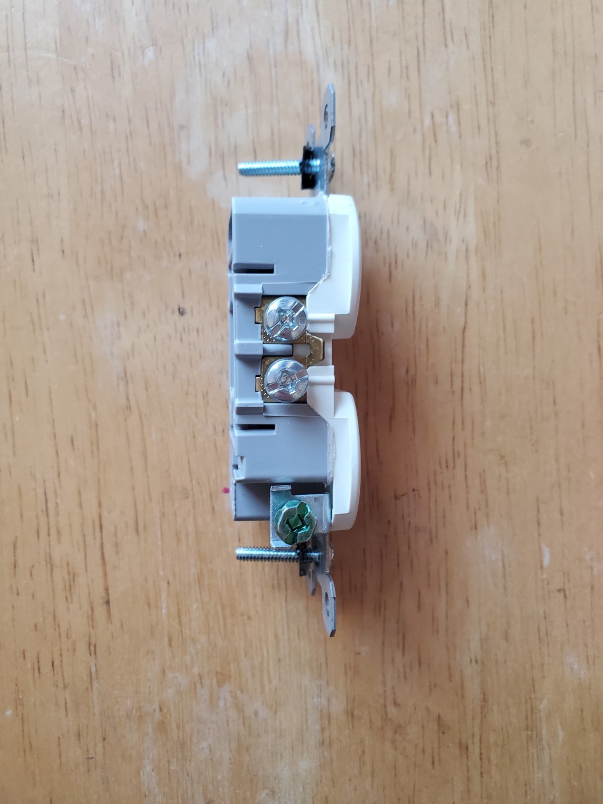 Legrand Trade Master 10 Duplex Receptacles 15AMP 125 VOLTS White 10 PC NIB