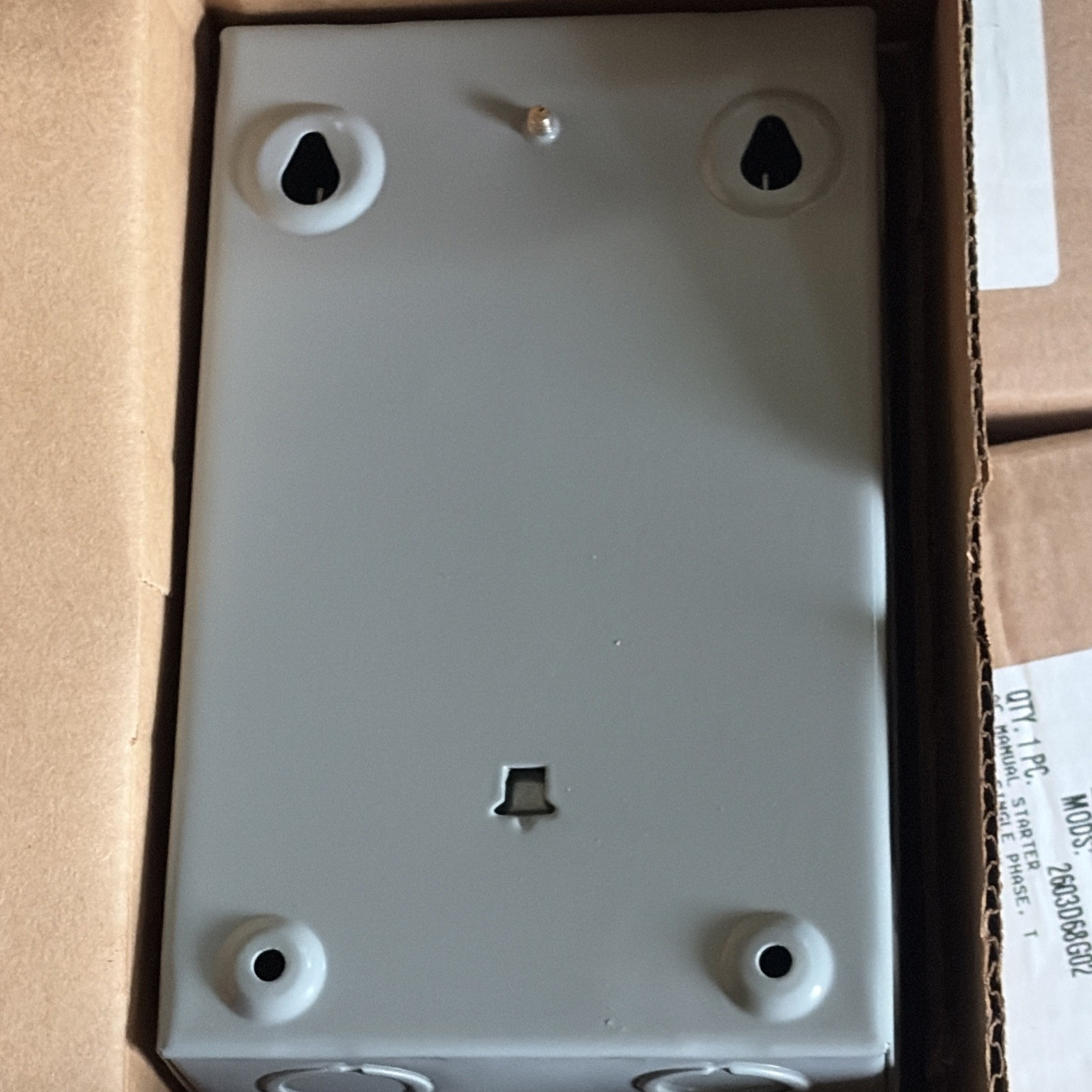 EATON B100S0B Enclosed General Purpose Motor Starter, Non-Reversing Action, 2P
